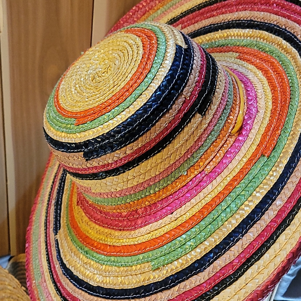 Colorful straw hat - Picture 2 of 6